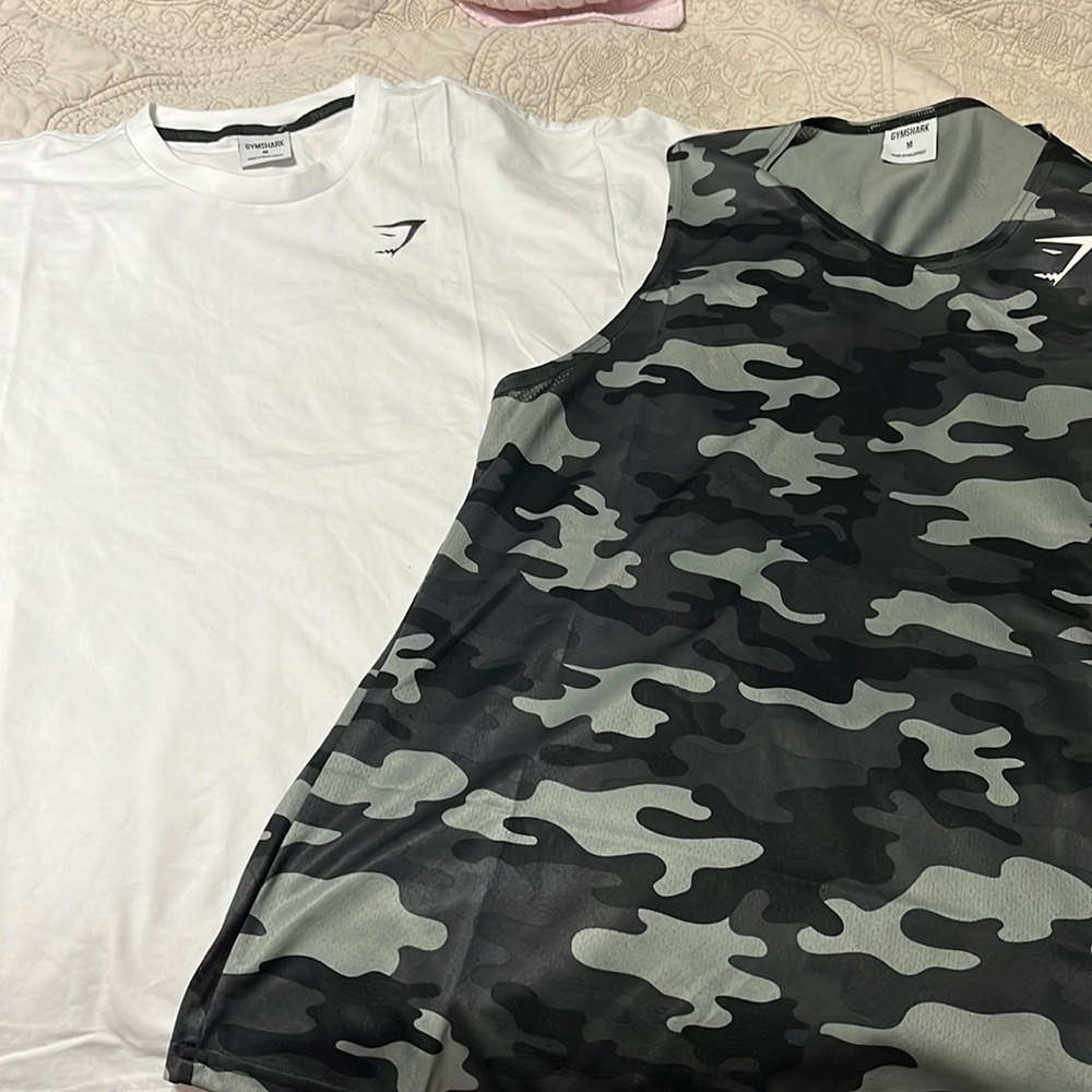 Men’s medium gymshark bundle 2 tops- t shirt and tank top new without tags - Picture 1 of 6